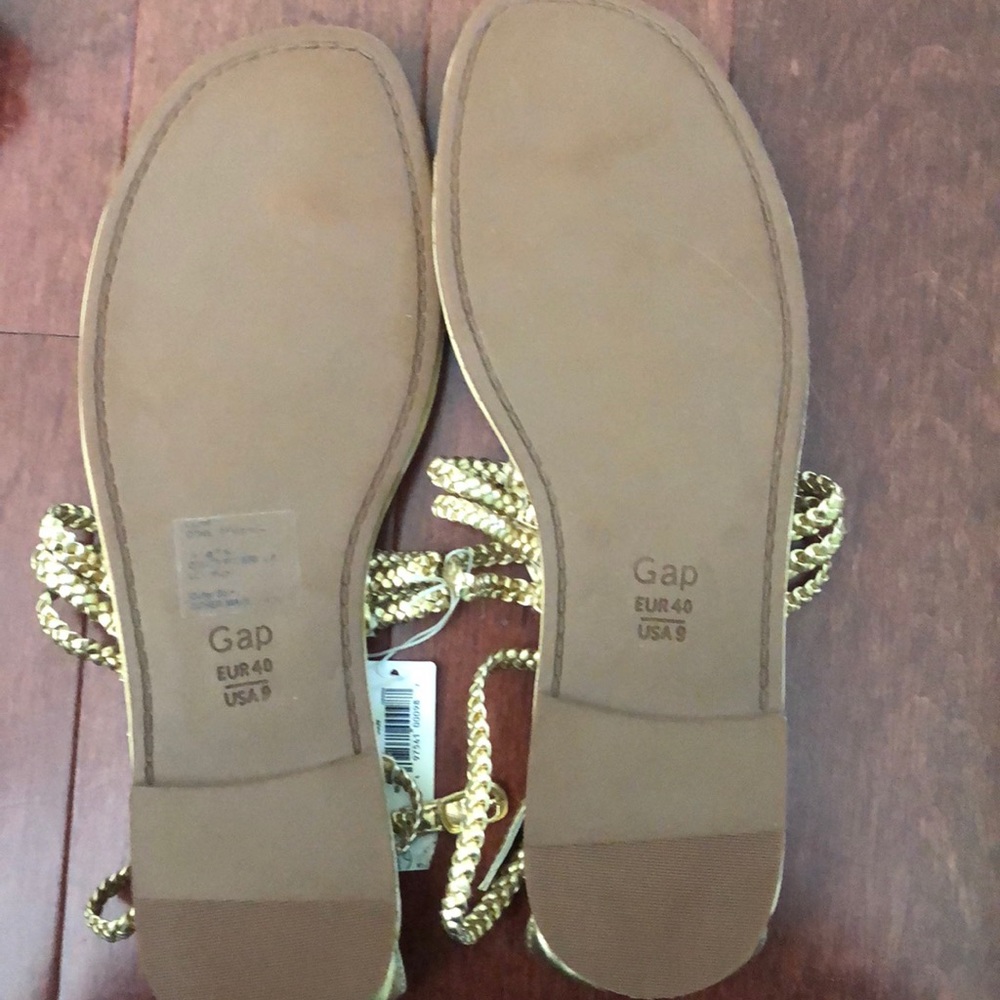 GAP SANDALS!! - Picture 3 of 3